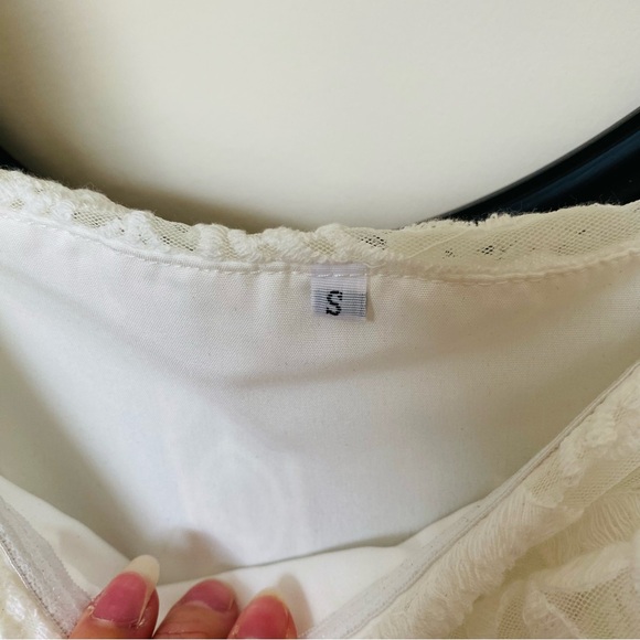 White Lace Off the Shoulder Boho Style Maxi Dress - Picture 9 of 15